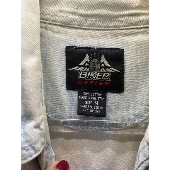 Biker Design Cut Off Light Wash Denim Shirt Graphic Skull Dogs Size Medium - Picture 4 of 10